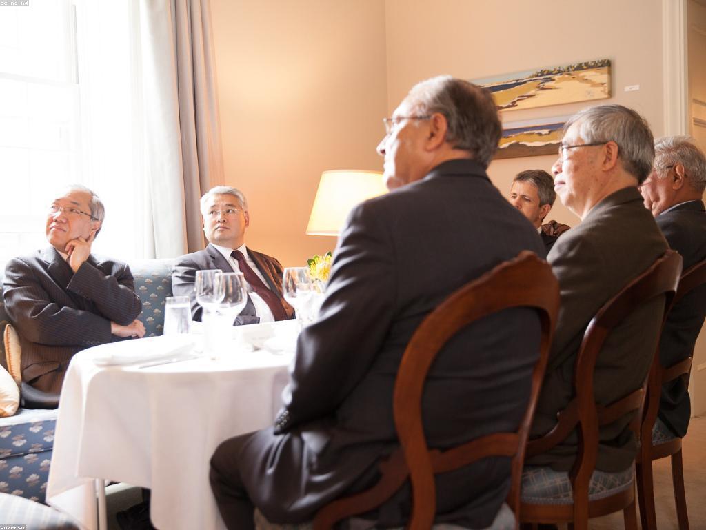 វិភាគស្លត៖ អ្វីទៅជាសង្គមស្លត និងការប្រែប្រួលនៅក្នុងវា