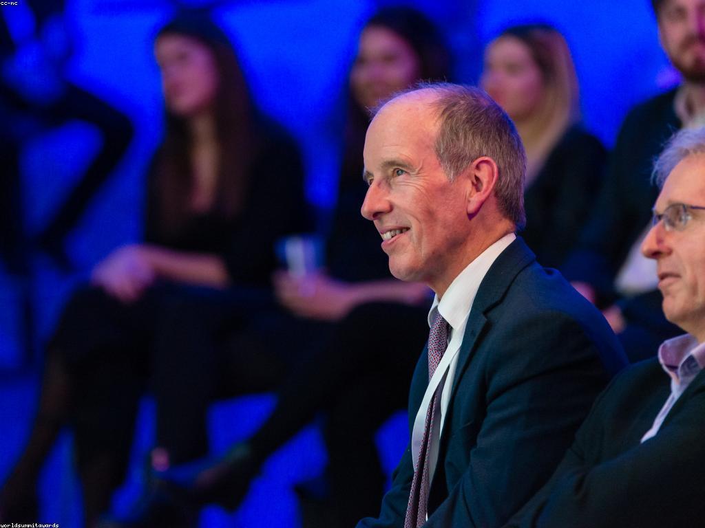 អ្វីទៅជា សម័យថ្មី?